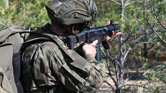 Dlaczego warto zatrudnić żołnierza WOT? Pracodawcy zyskują nie tylko człowieka „od zadań specjalnych”