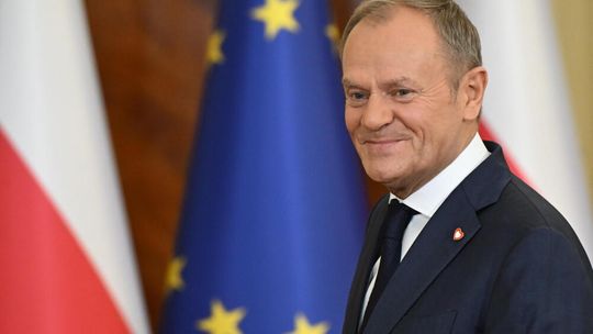 Donald Tusk zachęca do akcji wywieszania banerów wyborczych Rafała Trzaskowskiego