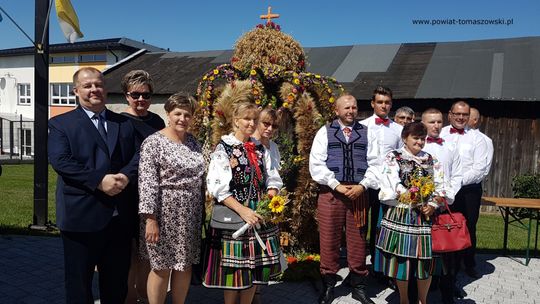 Dożynki gminno-parafialne w Lubochni