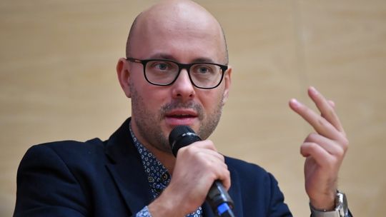 Dr M. Przeperski: stan wojenny był wycelowaniem pistoletu we własne społeczeństwo