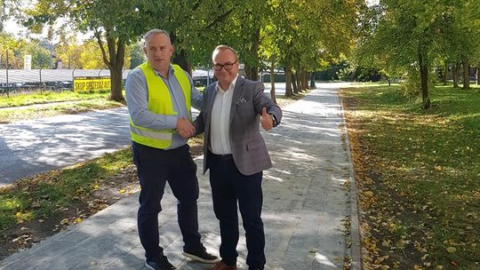 Drobna rzecz a cieszy. Nowy chodnik już gotowy