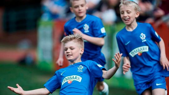 Droga do marzeń i piłkarskiej przygody. Wystartowały zapisy do XX edycji Turnieju „Z Podwórka na Stadion o Puchar Tymbarku”