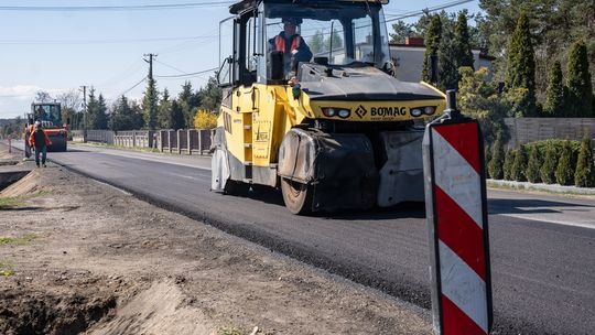 Droga Rokiciny–Łaznów do przebudowy. Powstaną chodniki, przystanki i nowe oświetlenie