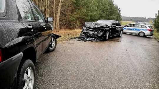 Dwa samochody uszkodzone, jedna osoba poszkodowana