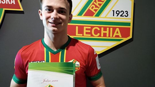 Dwóch młodych zawodników zagra w barwach Lechii Tomaszów