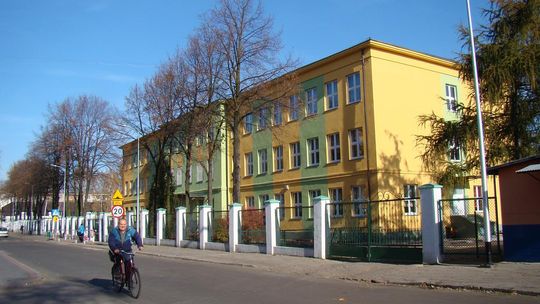 „Dwunastka” zaprasza przyszłych pierwszoklasistów