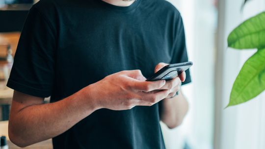 Dylematy etyki w sieci — Gdzie przebiega granica w relacjach online?