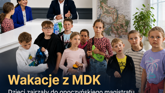 Dzieci z „Wakacji z MDK” zajrzały do opoczyńskiego magistratu