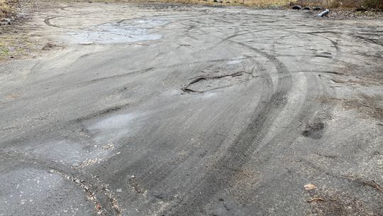 Dzięki Batorskiemu i Kubiakowi powstanie parking dla rodziców przy Szkole Podstawowej nr 13