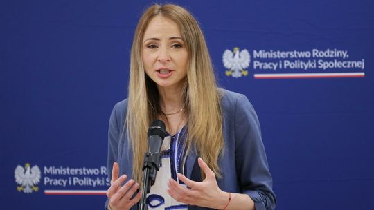 Dziemianowicz-Bąk: dodatkowy urlop do 15 tygodni dla rodziców ultrawcześniaków