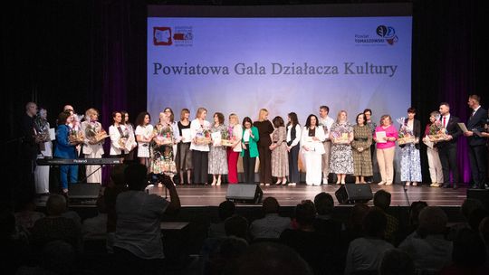 Dzień Działacza Kultury w PCAS-ie. Gala, podziękowania i muzyczny finał w Tomaszowie