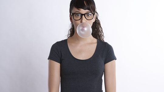 Dzień Gumy do Żucia, czyli święto ludzi, którzy zawsze mają plan B… pod językiem