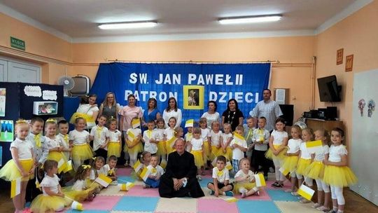 Dzień Papieski w Przedszkolu nr 9 im. Jana Pawła II