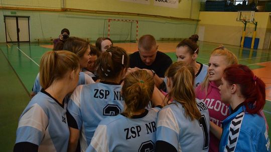 Dziewczyny z Wyspiańskiego mistrzyniami rejonu w piłce ręcznej