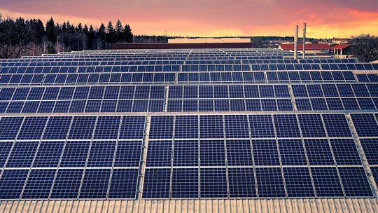 Eksperci: bez recyklingu urządzeń OZE trudno będzie osiągnąć cele transformacji energetycznej UE