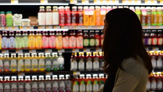 Eksperci ostrzegają. Sklepy już w wakacje mogą przerzucić na konsumentów cały odmrożony VAT