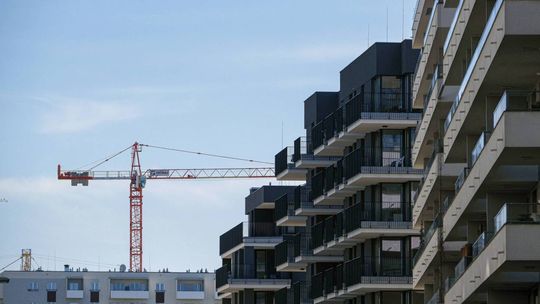 Ekspert: osoby, które zaciągnęły kredyty w euro i dolarach mogą domagać się unieważnienia umów w sądach