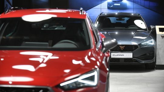 Ekspert: w 2022 roku nie będzie wyprzedaży rocznika, będą za to podwyżki cen nowych aut