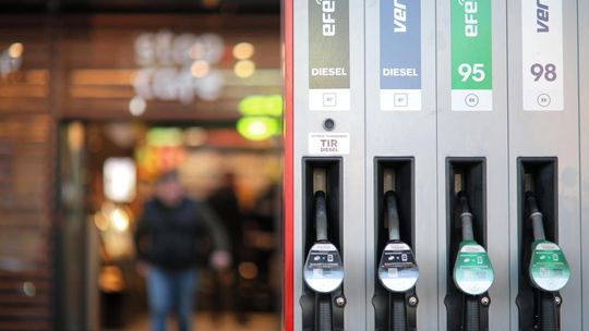 Ekspert: w kolejnych miesiącach paliwa pozostaną drogie; szczyt cen w wakacje
