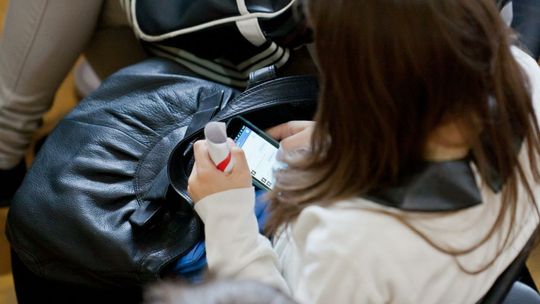 Ekspertka: mechanizm korzystania z mediów społecznościowych jest podobny do grania w gry hazardowe