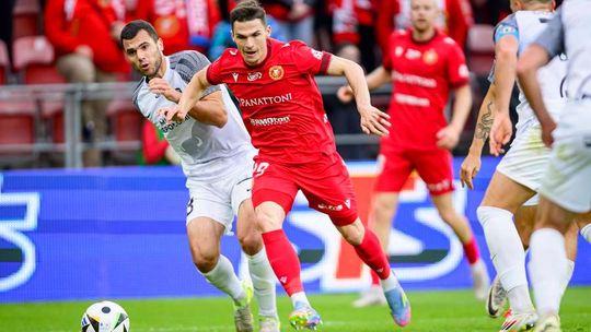 Ekstraklasa piłkarska - Widzew - Puszcza 2:0