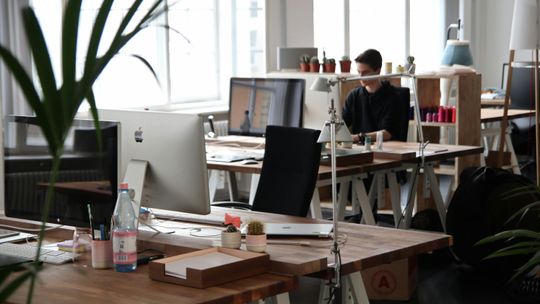 Ergonomiczne i Funkcjonalne: Meble Biurowe dla Efektywności Pracy