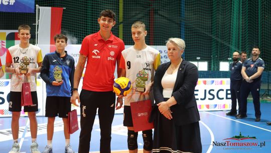 Finał siatkarskiej rywalizacji w Arenie Lodowej. Tomaszów gościł młodych zawodników z całej Polski
