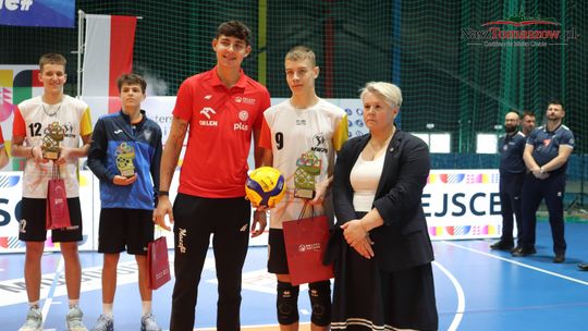 Finał siatkarskiej rywalizacji w Arenie Lodowej. Tomaszów gościł młodych zawodników z całej Polski Finał siatkarskiej rywalizacji w Arenie Lodowej. Tomaszów gościł młodych zawodników z całej Polski