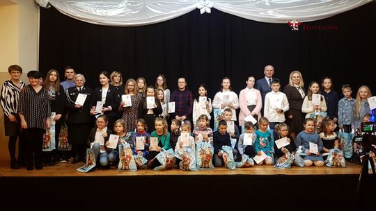 Finał XV Powiatowego Konkursu Plastycznego "Anioł z przesłaniem"