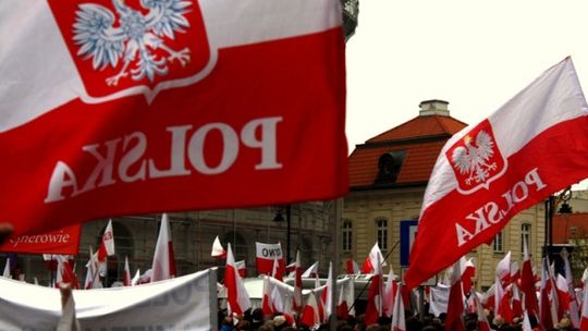(Foto i Video) Tomaszowianie na obchodach rocznicy tragedii w Smoleńsku