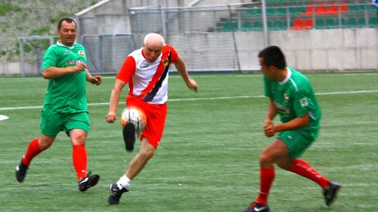 (FOTO) Stara gwardia Lechii lepsza od UM