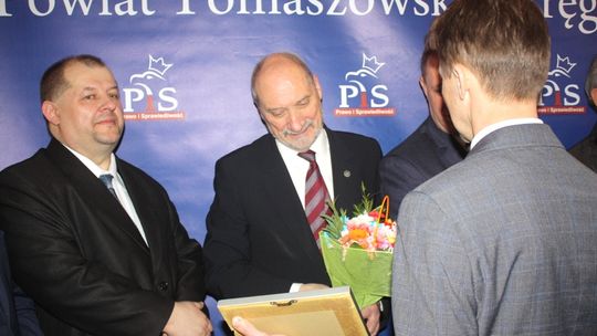 (FOTO/VIDEO) Antoni Macierewicz z wizytą w Tomaszowie