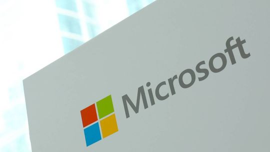 Globalna awaria Microsoftu spowodowała zakłócenia w lotach, mediach i bankowości
