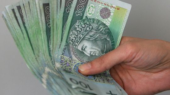"Głodowe" pensje samorządowców