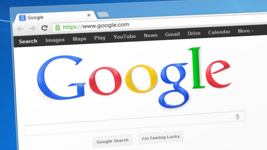 Google dodaje do Map aktualizacje o zmianach dla podróżnych związanych z COVID-19
