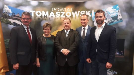 Gruba kasa dla powiatowych krezusów. 