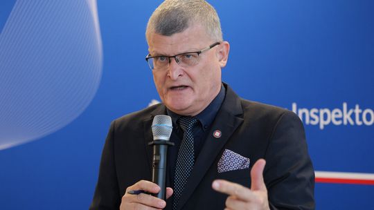 Grzesiowski: od poniedziałku w szkołach przygotowania do szczepień przeciw HPV