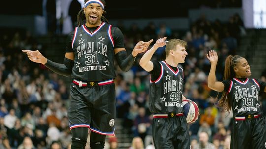 Harlem Globetrotters. Legendarny zespół z Polakiem w składzie wystąpi w 10 miastach w Polsce!