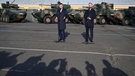 Hołownia: potrzebujemy w Polsce wielu fabryk amunicji