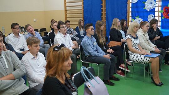 I Powiatowy Konkurs Wiedzy o Społeczeństwie w Zespole Szkół nr 8