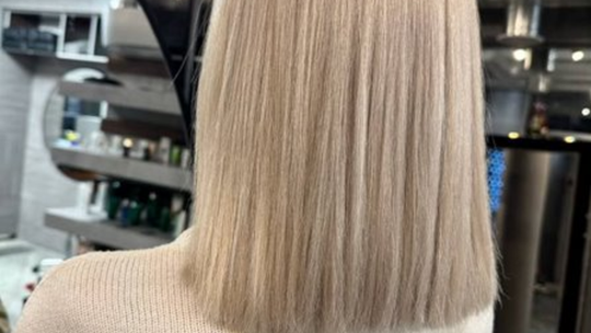 Idealny blond 2025: trendy i pielęgnacja