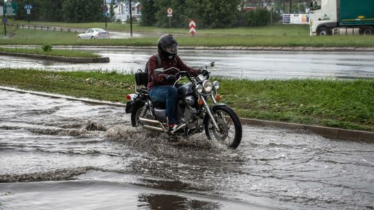 IMGW ostrzega przed burzami w środkowej i wschodniej Polsce