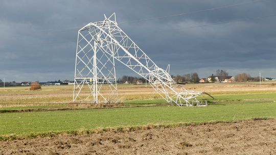 IMGW ostrzega przed silnym wiatrem w środkowej i południowej części kraju