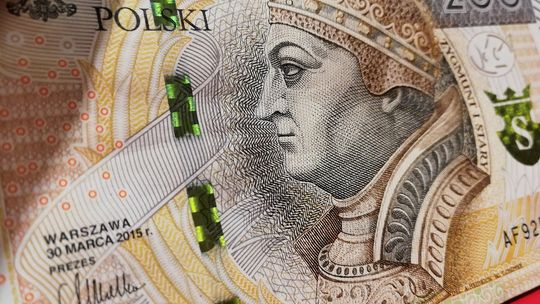 Inflacja spada, ale wciąż jest na podwyższonym poziomie. Pod znakiem zapytania pozostaje kwestia likwidacji tarcz antyinflacyjnych
