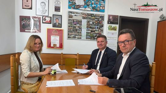 Inowłódz z umową na wodociągi i kanalizację. Inwestycja za ponad 6,1 mln zł