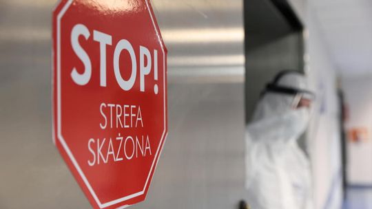 Istotny wzrost liczby hospitalizacji w związku z COVID-19 możliwy jesienią