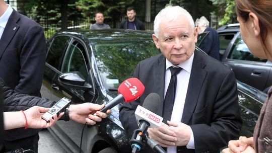 J. Kaczyński wygrał sprawę w sądzie przeciwko R. Sikorskiemu ws. ochrony dóbr osobistych