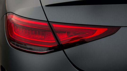 Jak podłączyć tylne lampy samochodowe?
