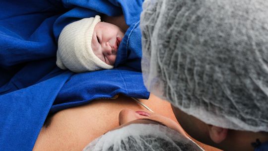 Jak są traktowane kobiety na porodówkach w czasie pandemii COVID-19?