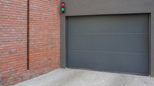 Jak wybrać i zamontować bramę garażową w Skierniewicach